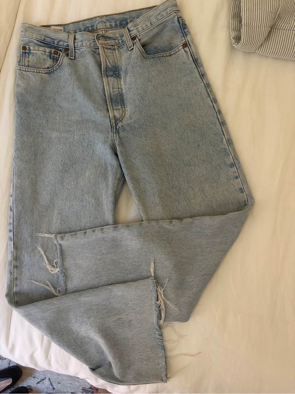 Levi - high rise straight leg Jean